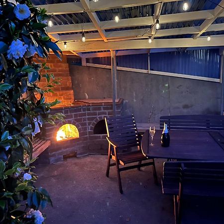 Retro 4 Bedroom Home, Warm And Welcoming, Quiet Location بوريريوا المظهر الخارجي الصورة
