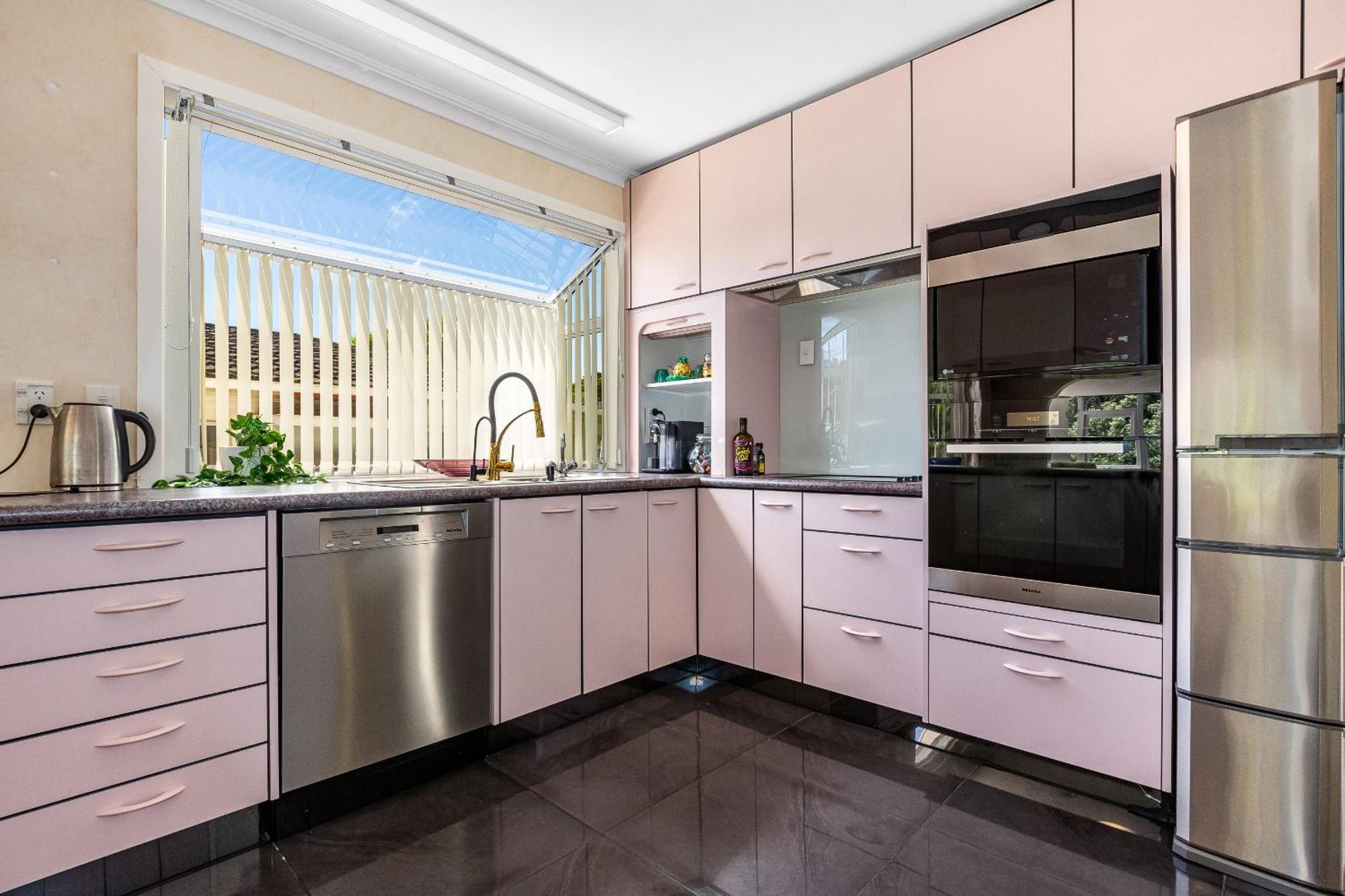 Retro 4 Bedroom Home, Warm And Welcoming, Quiet Location بوريريوا المظهر الخارجي الصورة